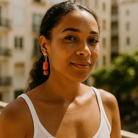 Vintage Coral Bead Earrings Gold Tone Screw Back Handmade Artisan 1960s MCM - Picture 2 of 6